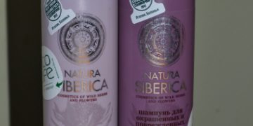 Revizuirea șamponului și a balsamului pentru părul colorat