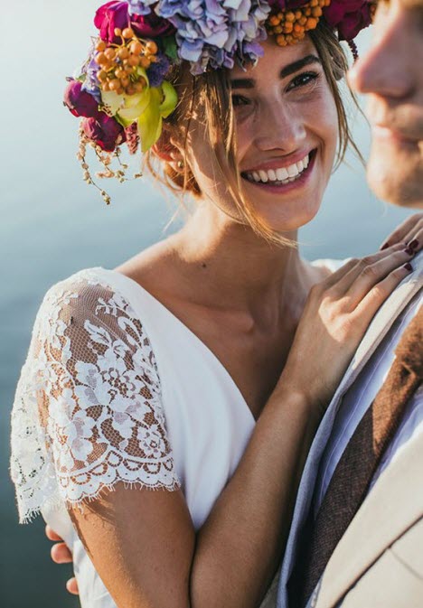 Coafuri de nuntă cu coroane de flori