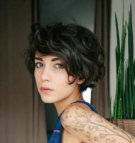 Pixie pe păr ondulat