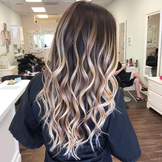 Barvení balayage pro tmavé vlasy