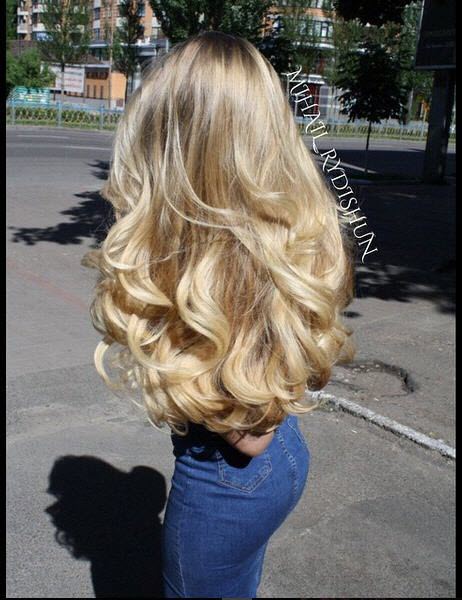 Zbarvení balayage na blond vlasy