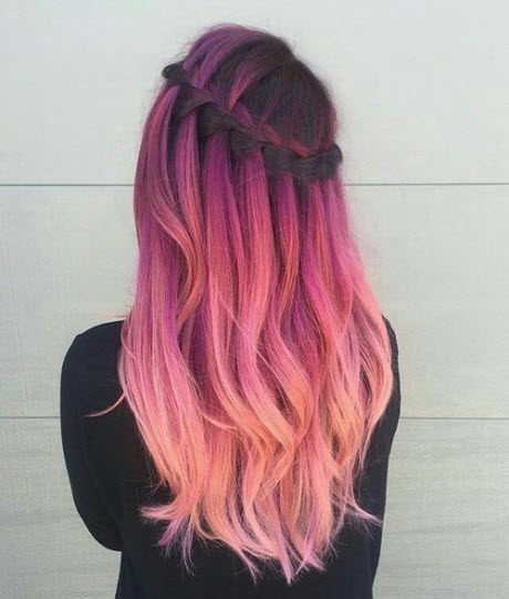 Fotografie růžového, jasanového barvení ve stylu balayage