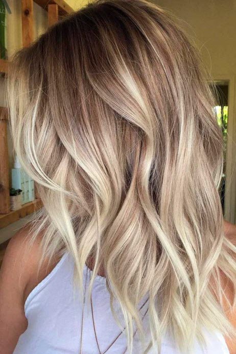 Zbarvení balayage na blond vlasy