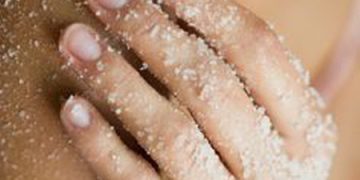 Domácí tělový peeling: 5 receptů na zdravou a mladistvou pokožku
